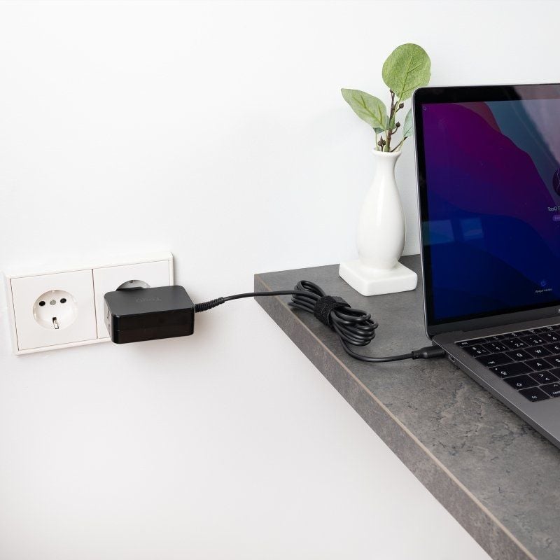 Carregador Gan para Portátil Tooq Tqlc-usbcgan65pd USB Tipo C / 65W / Automático / Tensão 5-20v