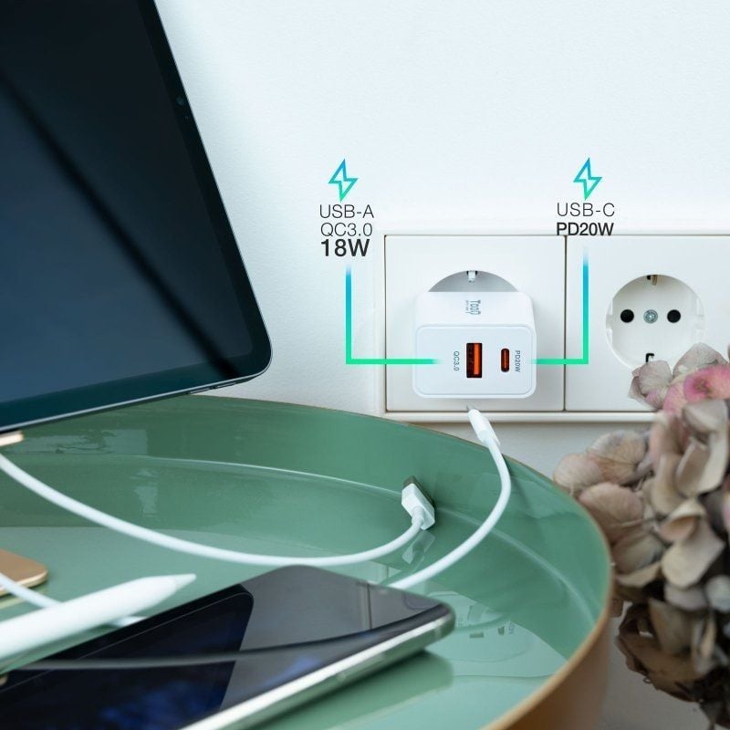Carregador de Parede Tooq Tqwc-2sc04wt / 1xusb Tipo C / 1xusb / 20W