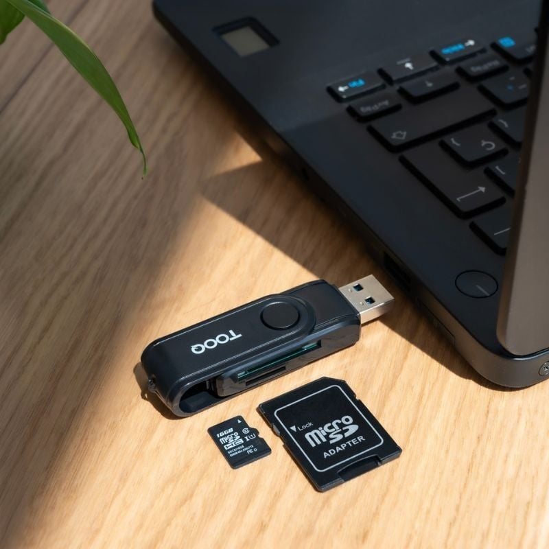 Leitor de Cartões Externo Tooq Tqr-3003b / USB 2.0 e USB Tipo C