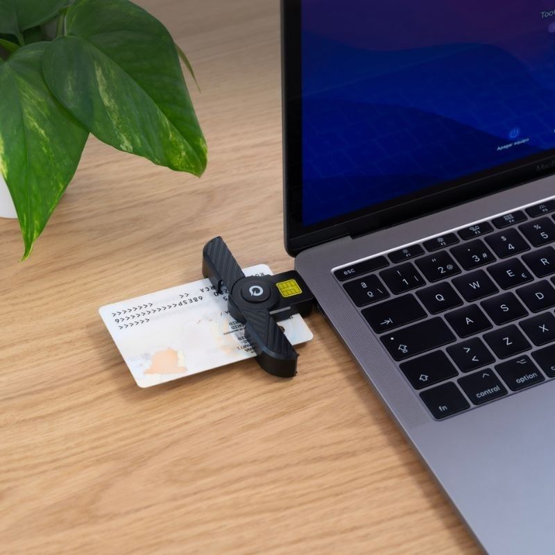 Tooq Tqr-3011b Leitor de Cartões e Cartões de Identificação / USB Type-c / Preto
