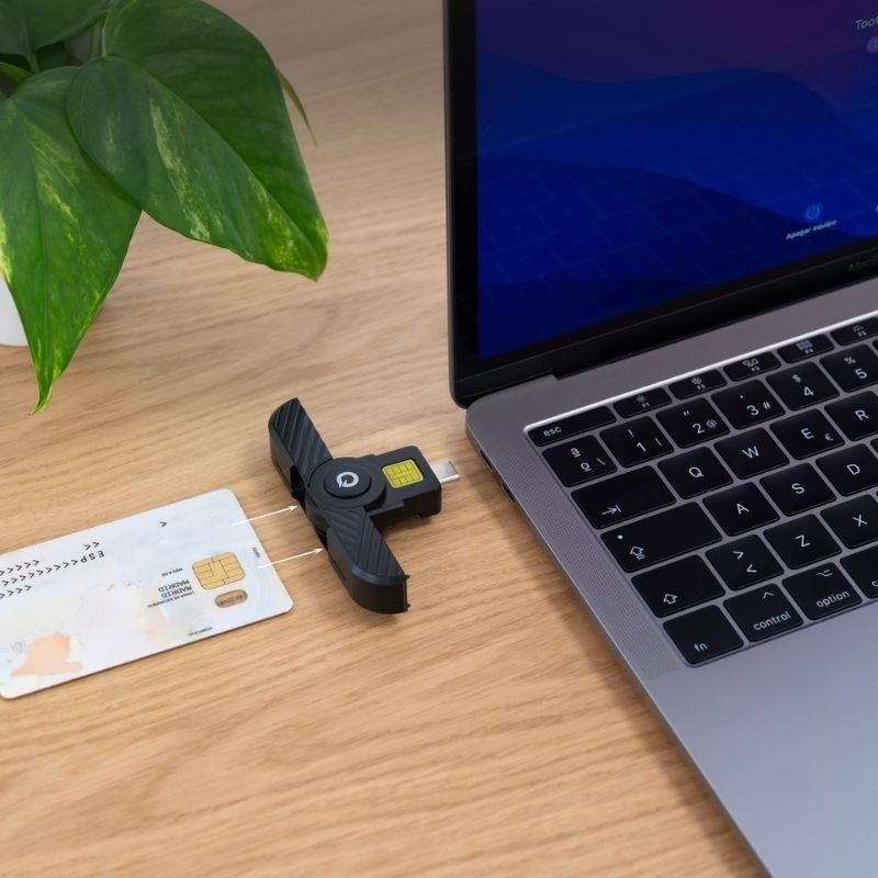 Tooq Tqr-3011b Leitor de Cartões e Cartões de Identificação / USB Type-c / Preto