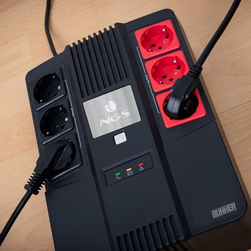 UPS NGS Fortress Bunker Offline / 600va-360w / 6 Saídas / Formato de Bloco