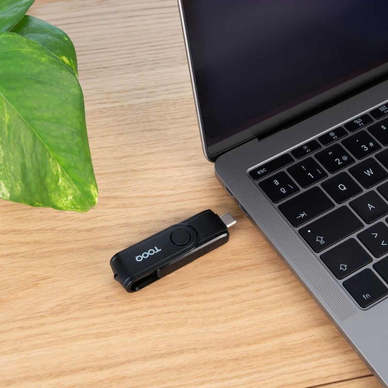 Leitor de Cartões Externo Tooq Tqr-3003b / USB 2.0 e USB Tipo C